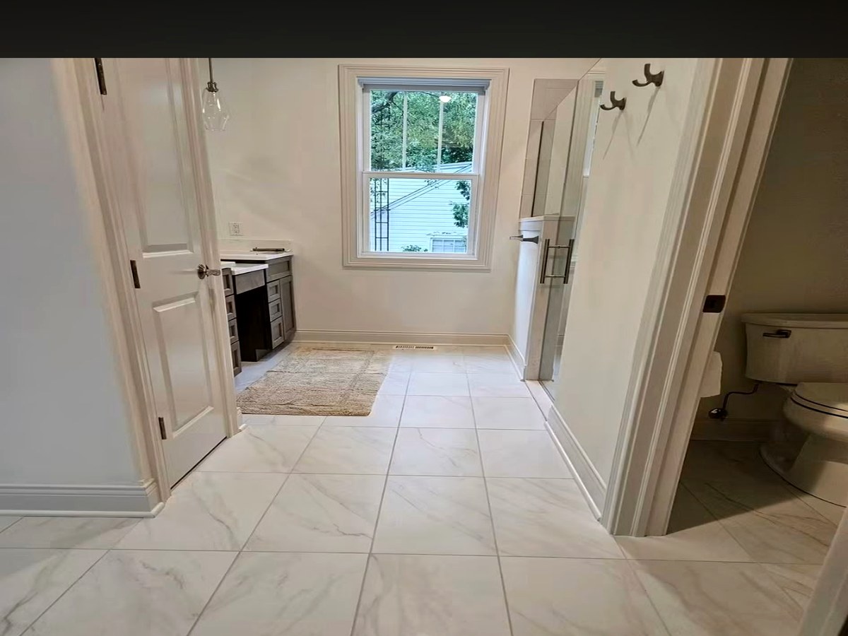 White Marble-Look Tile Floor
